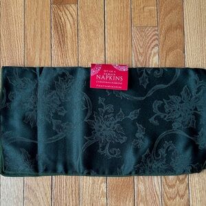 Elegant Green Christmas Napkins